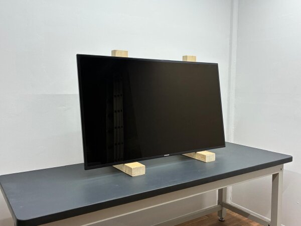 SMART Signage ME55A 55" LH55MEPLGC-EN LED Monitor mit Kratzern