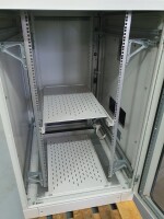 SZE2 19" Serverschrank mit Cosmotec Klimaanlage 2000W 24U lichtgrau
