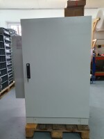 SZE2 19" Serverschrank mit Cosmotec Klimaanlage 2000W 24U lichtgrau