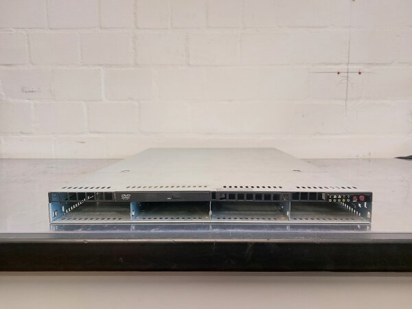 815TQ-600CB CSE-815 1HE 4X 3,5" LFF SAS / S-ATA E-ATX Rack Chassis