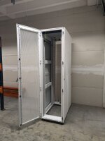 19" Rack 48U H2200 X B600 X T1200 mm Serverschrank mit Seitenwänden
